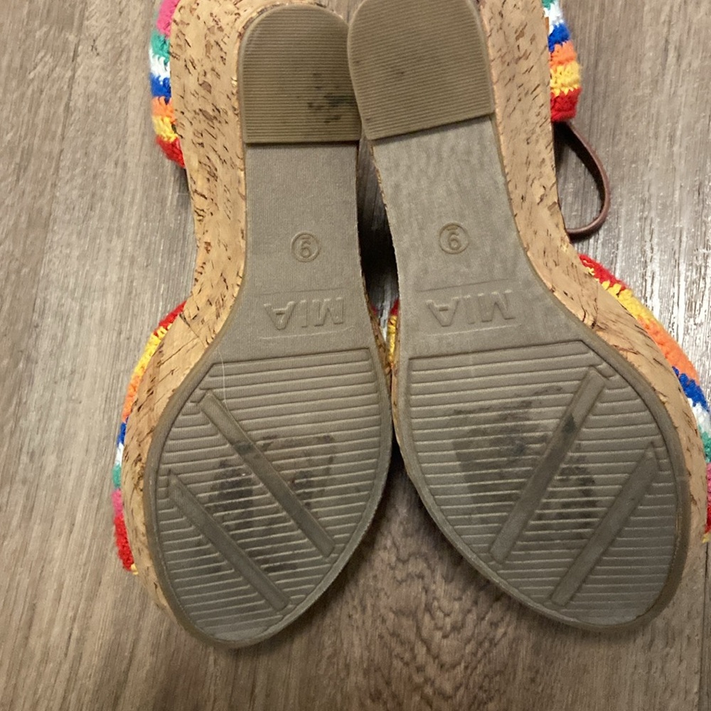 Funky Boho Crochet Wedges - Picture 5 of 6
